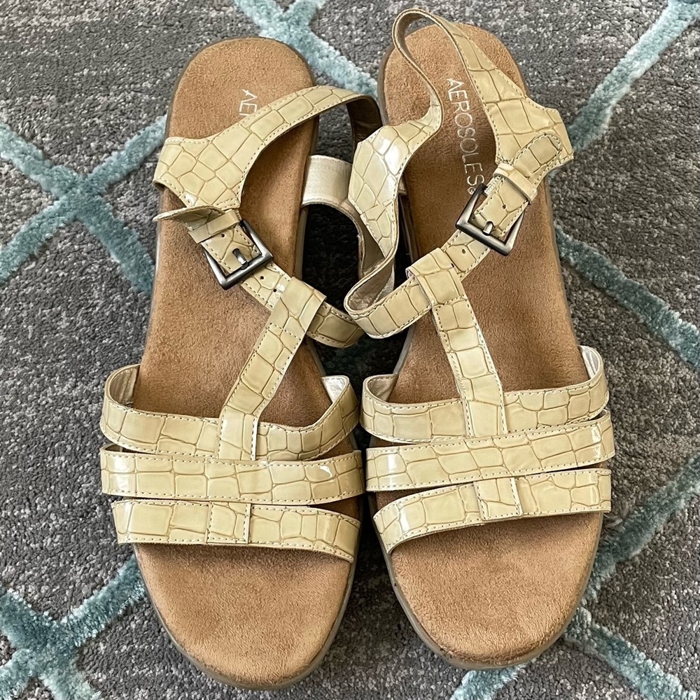NWOT Aerosoles Reptile Print Wedge Sandals